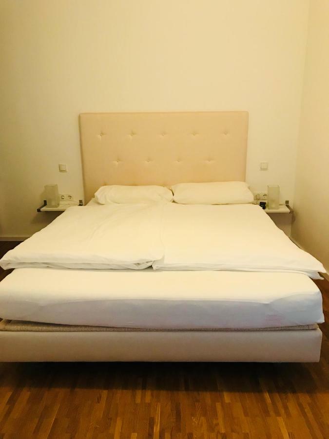 Modernes Apartment - Neustadt/Weinstrasse Stadt Neustadt an der Weinstraße Esterno foto